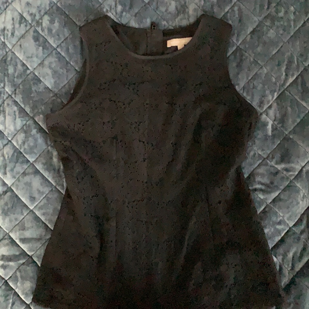 Black sleeveless lace shell